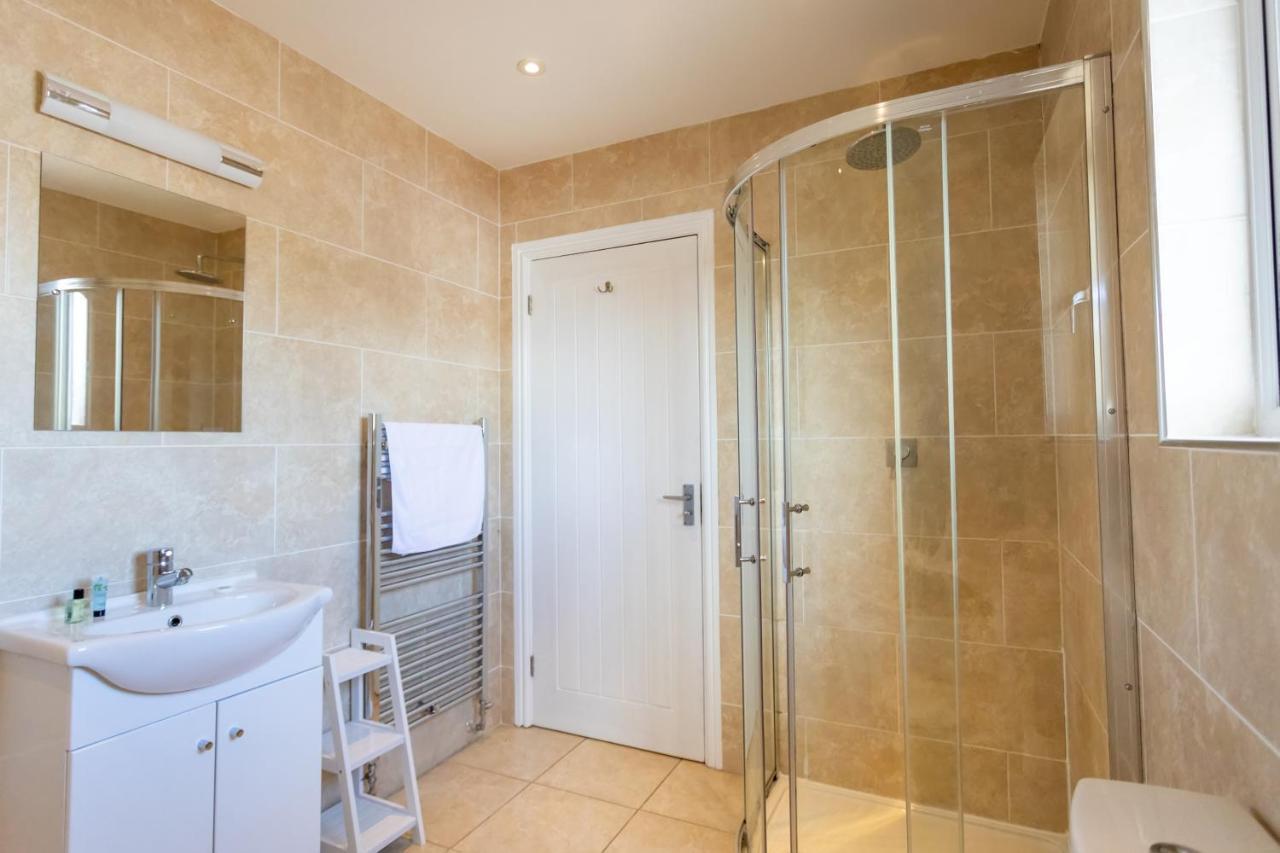 The Vale Golf & Country Club Villa Bishampton Exteriör bild