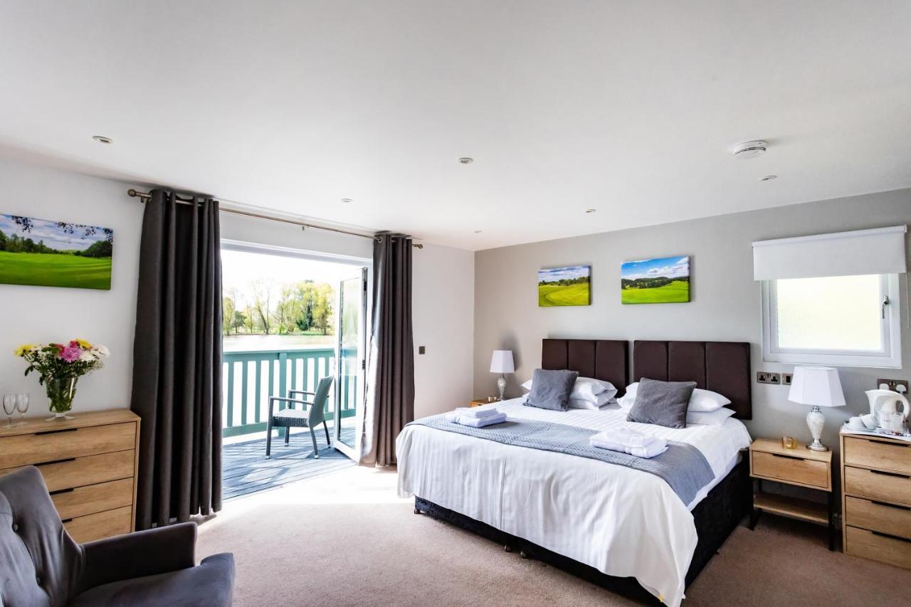 The Vale Golf & Country Club Villa Bishampton Exteriör bild