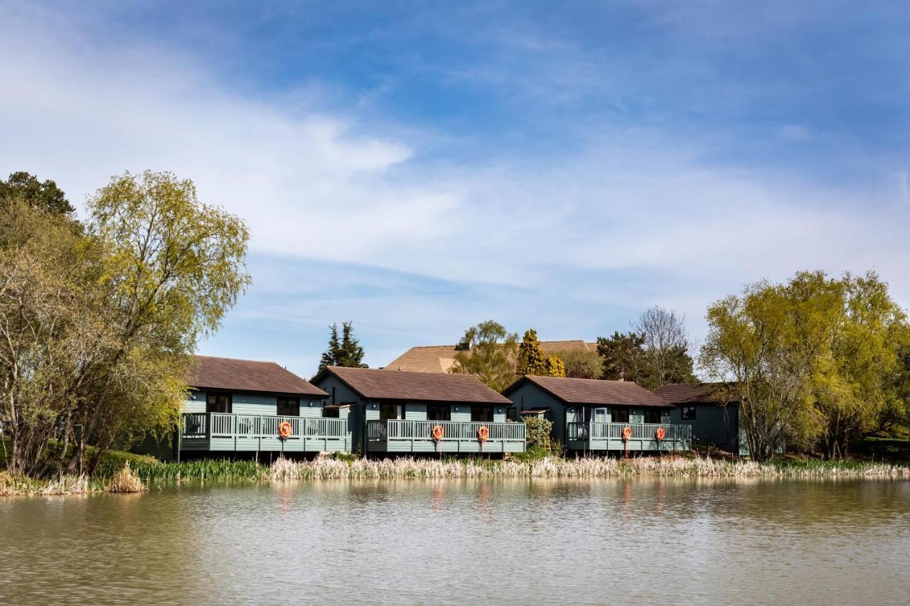 The Vale Golf & Country Club Villa Bishampton Exteriör bild