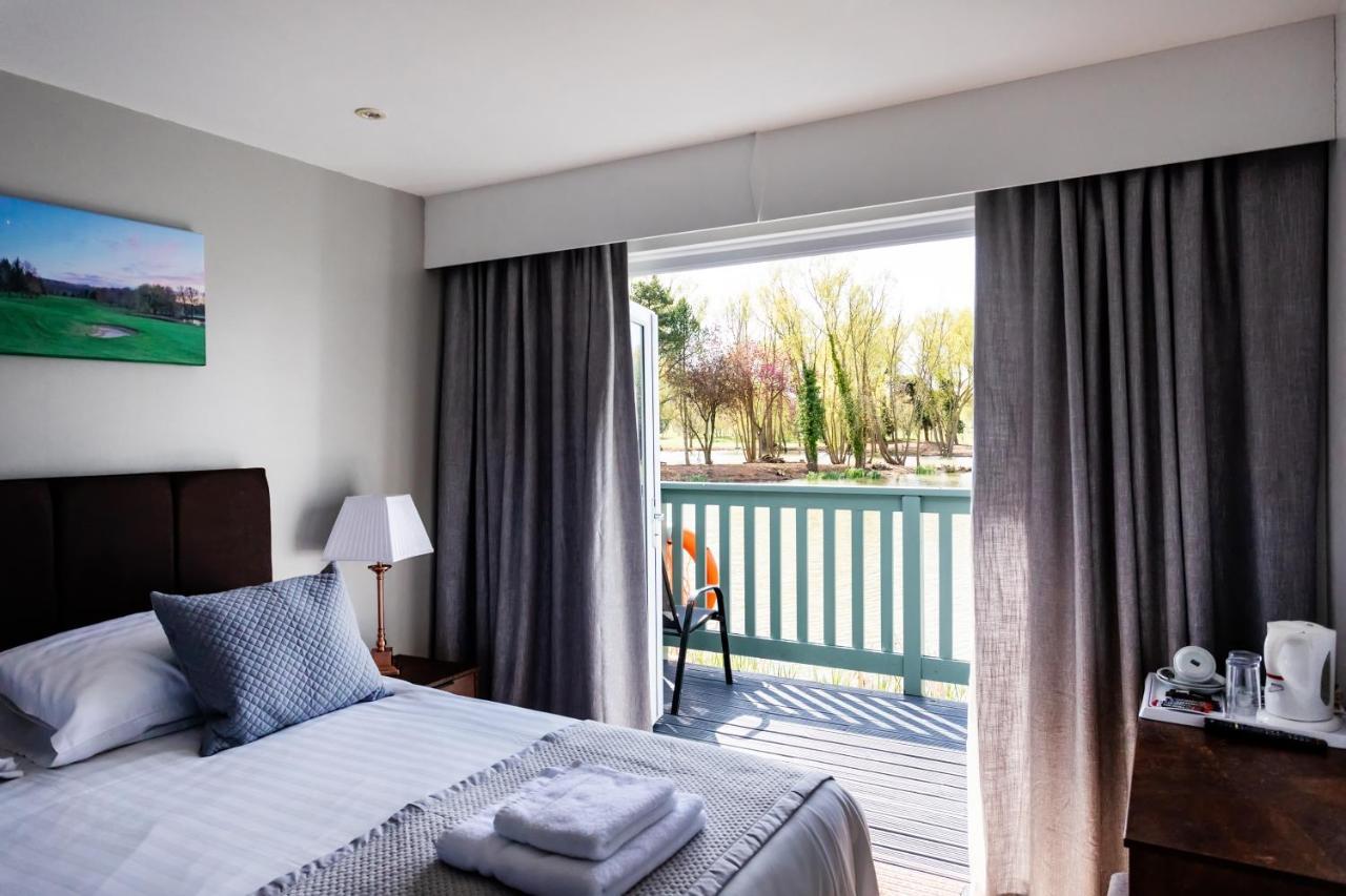 The Vale Golf & Country Club Villa Bishampton Exteriör bild