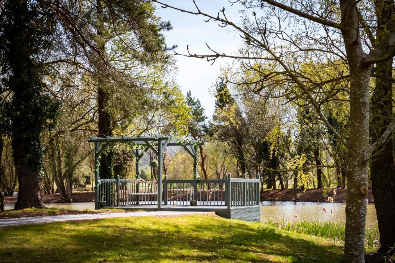 The Vale Golf & Country Club Villa Bishampton Exteriör bild