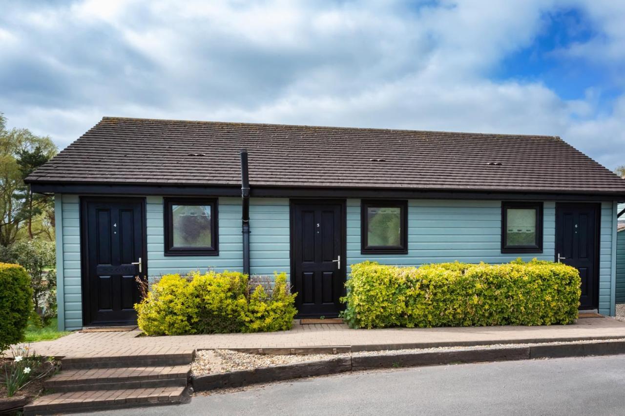 The Vale Golf & Country Club Villa Bishampton Exteriör bild
