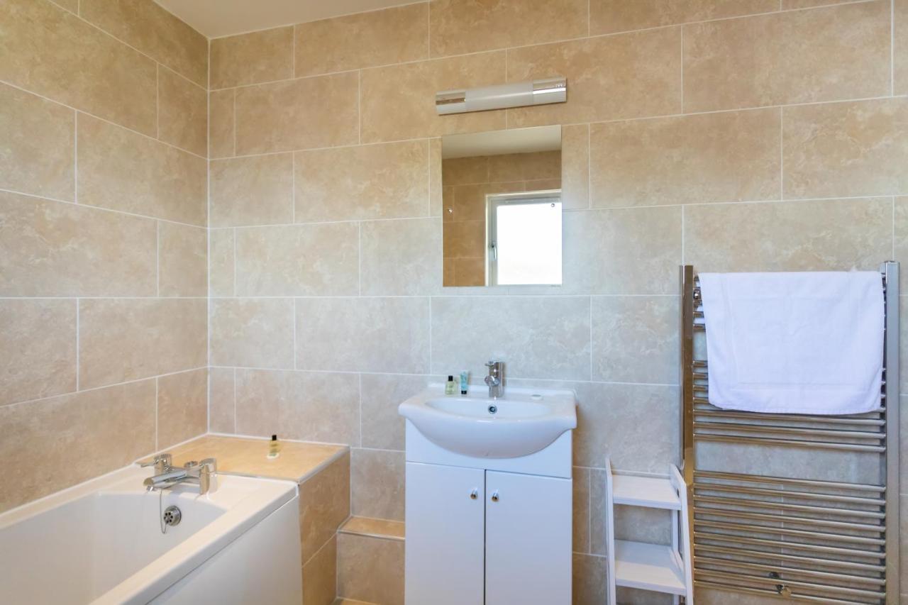 The Vale Golf & Country Club Villa Bishampton Exteriör bild