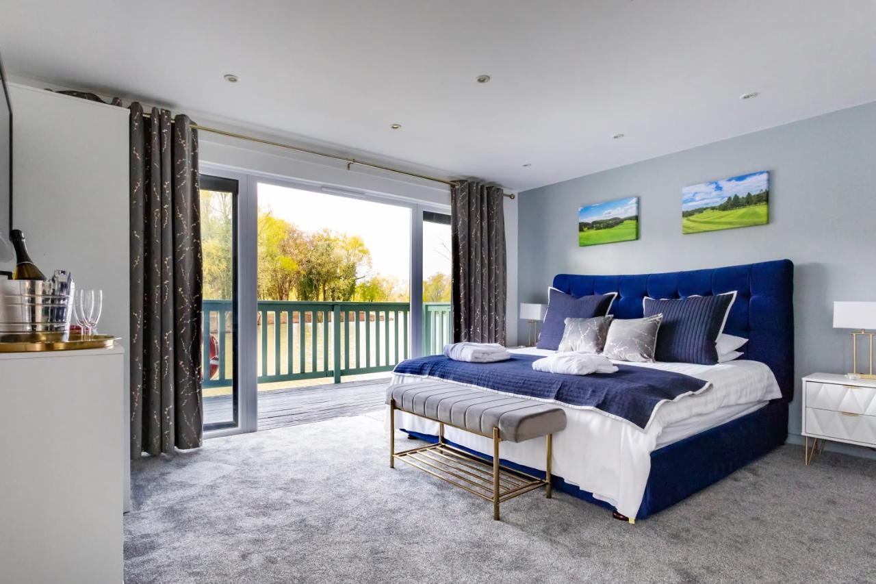 The Vale Golf & Country Club Villa Bishampton Exteriör bild