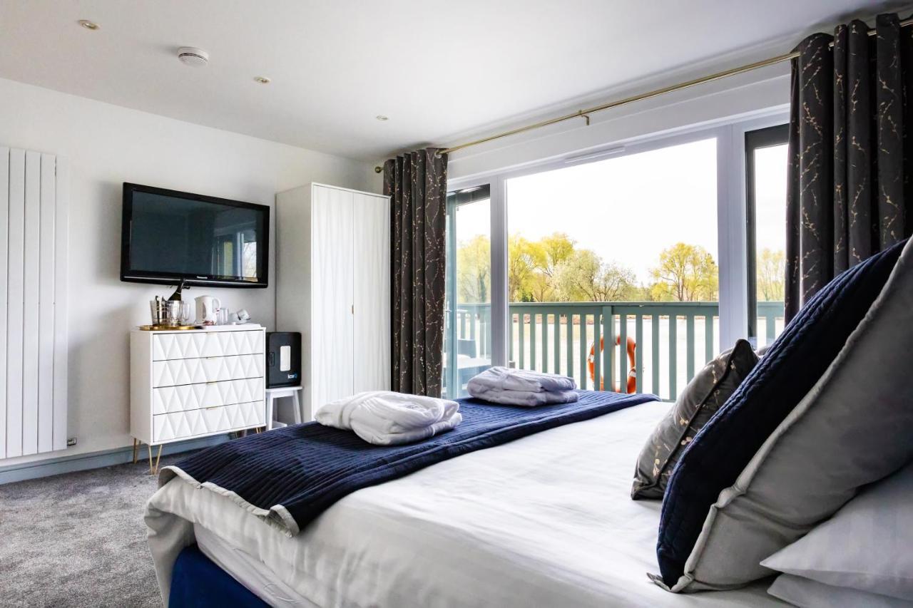 The Vale Golf & Country Club Villa Bishampton Exteriör bild